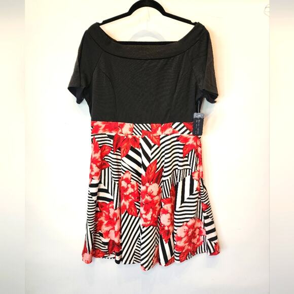Dresses & Skirts - New‎ Plus Size Floral Dress Stretch Fit & Flare Vintage Style Hawaiian Dress 2X
